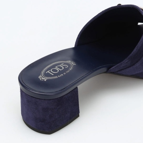 Tod’s block heel sandals in navy - Picture 2 of 10